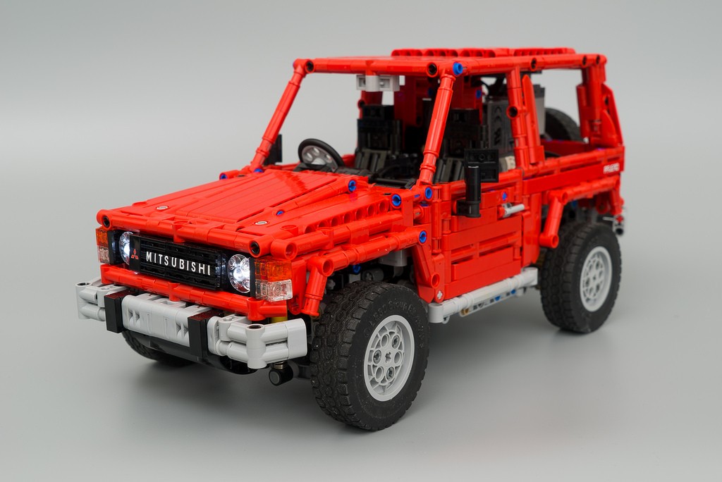 Lego Technic Mitsubishi Pajero MOC c SBrick<