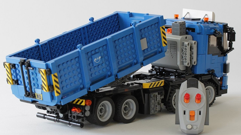Lego Volvo FM 8×2 Container Transport