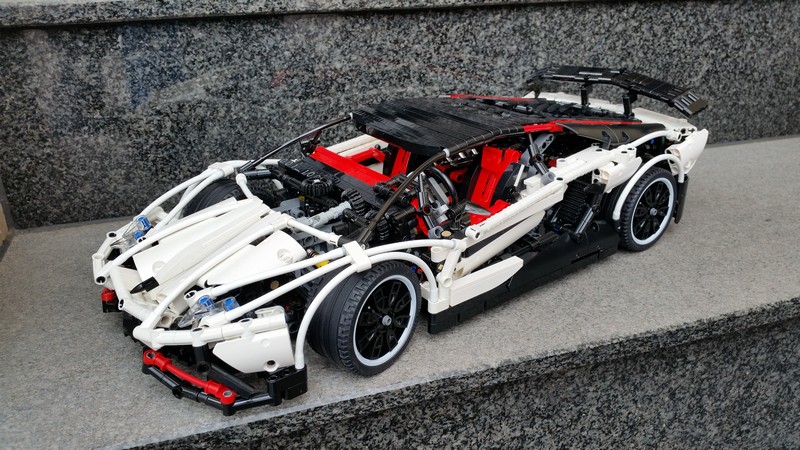 Lego technic Lamborghini Aventador LP 720-4 Pirelli Edition MOC