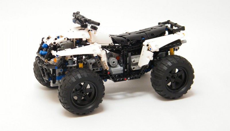 Lego Technic Motorized 4×4 Quad