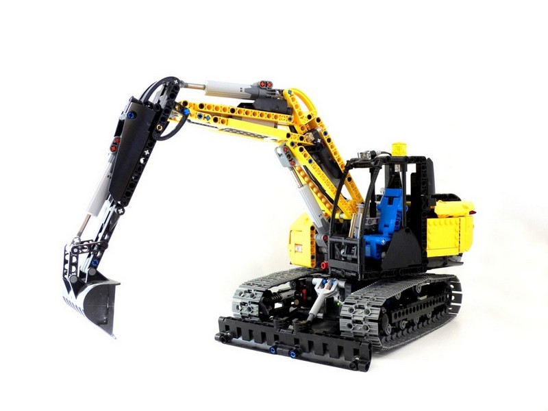 Lego Technic Full RC Excavator powered by BuWizz MOC