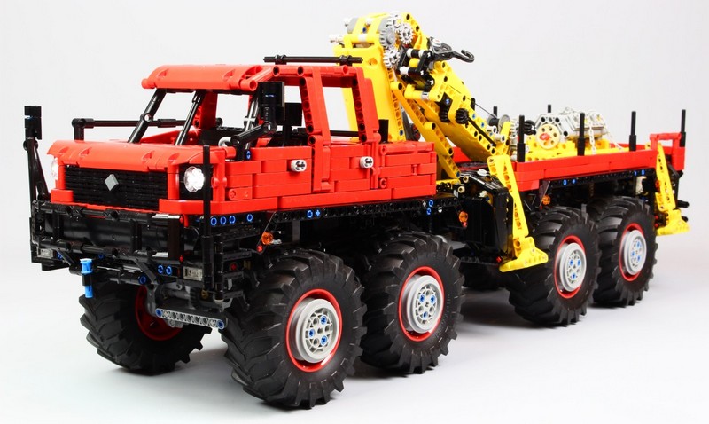 Lego Technic Articulated 8×8 Offroad Truck