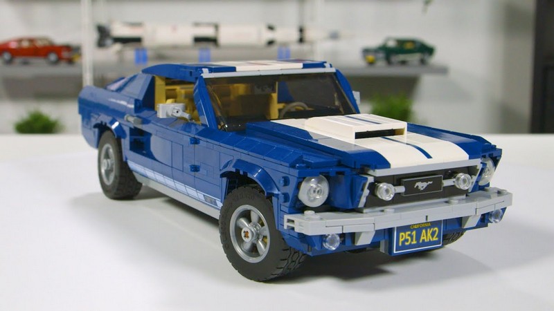 Lego Ford Mustang GT fully motorized