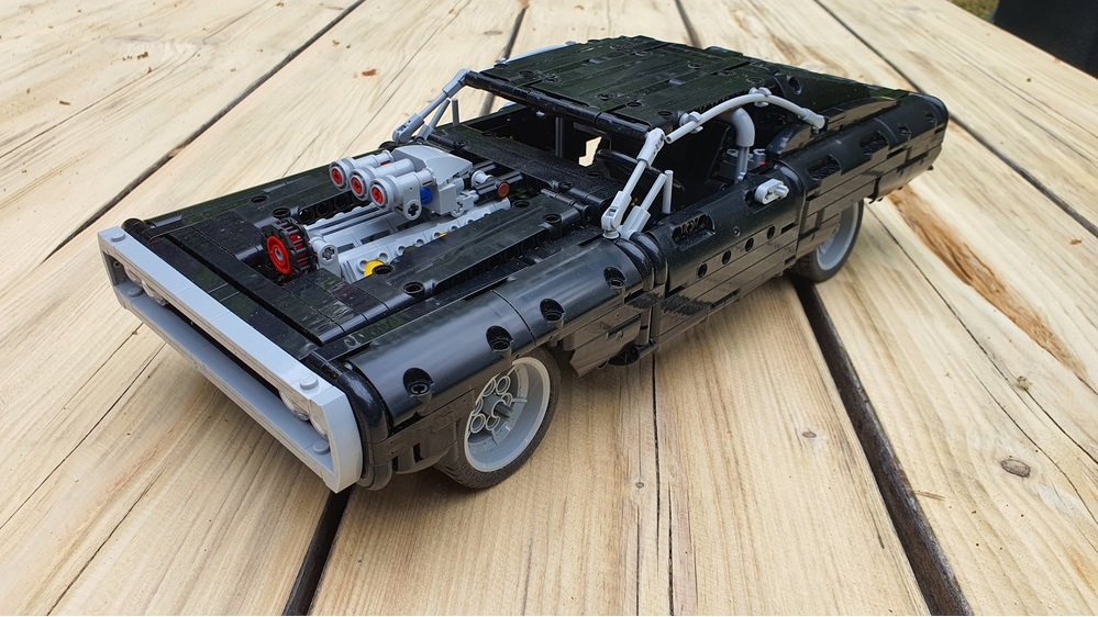 Lego Technic Dom’s Dodge Charger Fully RC